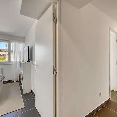 Zenbnb - Le Star - Colocation - Proche Tramway - Wifi Inclus Apartment Annemasse